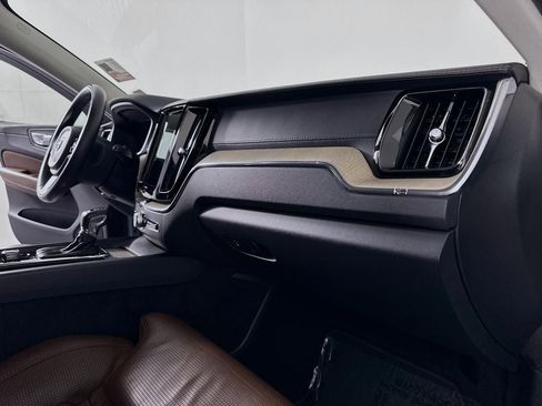 Used 2018 Volvo XC60 T5 Inscription image 39