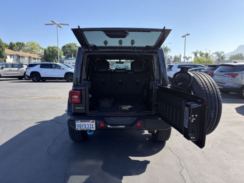 Used 2022 Jeep Wrangler Unlimited Sahara w/ Cold Weather Group AWD/4WD image 14