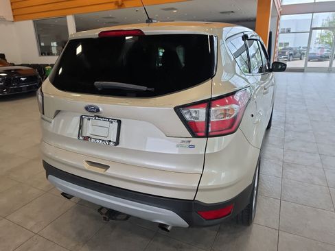 Used 2017 Ford Escape SE AWD/4WD image 8