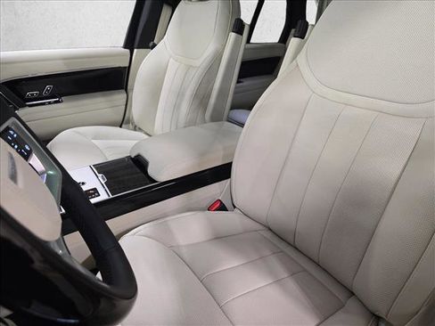 New 2026 Land Rover Range Rover SE image 17