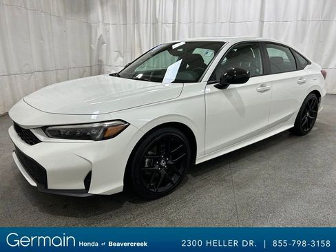 Used 2025 Honda Civic Sport image 4