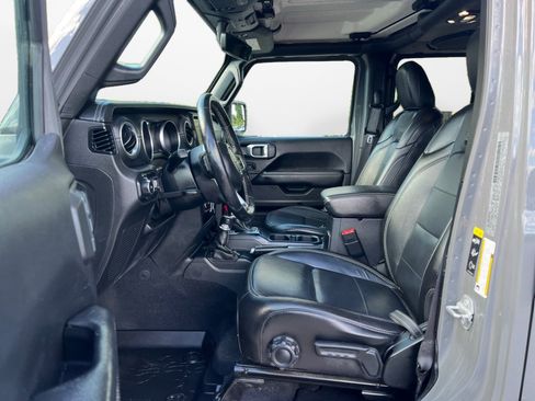 Used 2020 Jeep Wrangler Unlimited Sahara AWD/4WD image 9