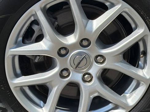 Used 2023 Chrysler Pacifica Touring-L FWD image 6