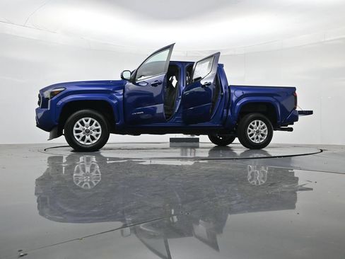 Used 2025 Toyota Tacoma SR5 RWD image 55