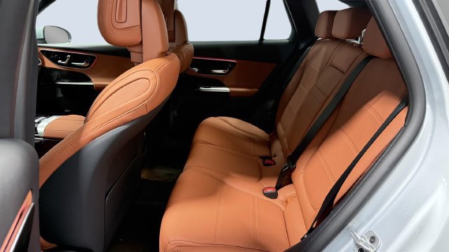 New 2027 Mercedes-Benz GLC 300 4MATIC image 7