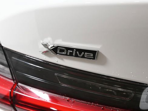 New 2026 BMW 330i xDrive Sedan w/ Premium Package image 38