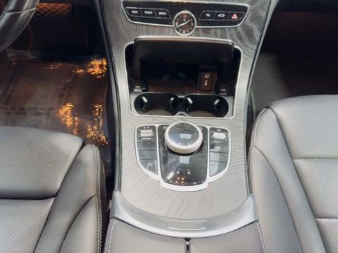 Used 2019 Mercedes-Benz C 300 Sedan image 18