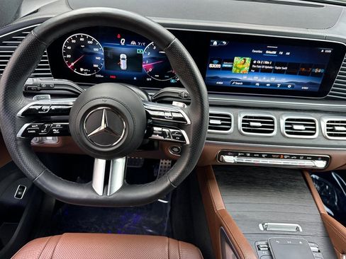 Used 2025 Mercedes-Benz GLS 450 4MATIC image 29