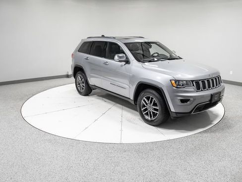 Used 2019 Jeep Grand Cherokee Limited AWD/4WD image 32