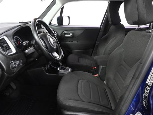 Used 2019 Jeep Renegade Latitude w/ Cold Weather Group AWD/4WD image 13