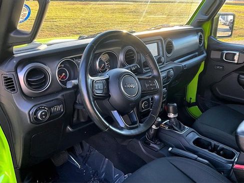Used 2021 Jeep Gladiator Willys image 13