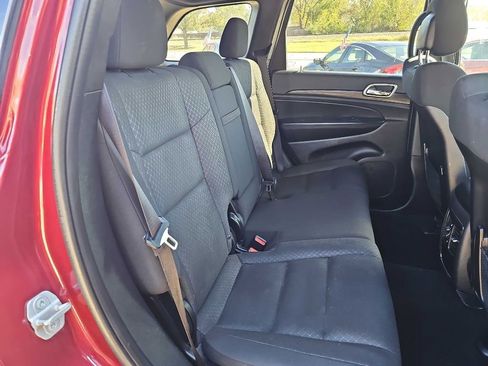 Used 2021 Jeep Grand Cherokee Laredo image 15