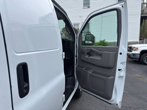 Used 2021 Chevrolet Express 2500 RWD image 19