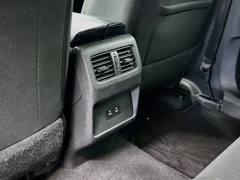 Used 2025 Nissan Rogue SV FWD image 26