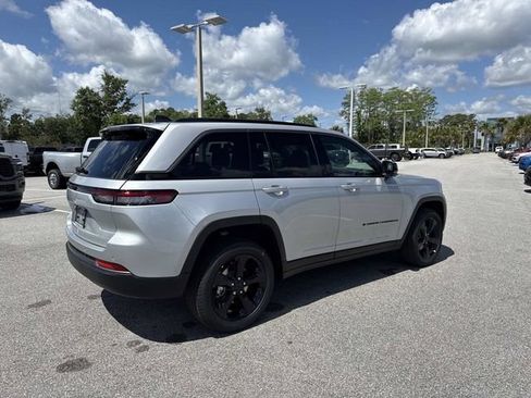New 2026 Jeep Grand Cherokee Limited w/ Limited Altitude Package RWD image 3