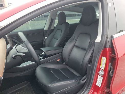 Used 2019 Tesla Model 3 Standard Range image 5