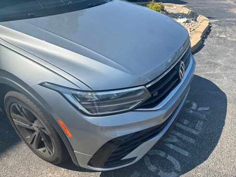 Used 2023 Volkswagen Tiguan SE R-Line FWD image 9