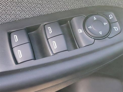 Used 2025 Chevrolet TrailBlazer LT image 30