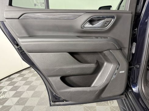 Used 2022 GMC Yukon SLT w/ SLT Premium Package image 21