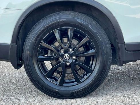 Used 2017 Nissan Rogue SV image 55