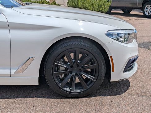 Used 2019 BMW 530i xDrive AWD/4WD image 9