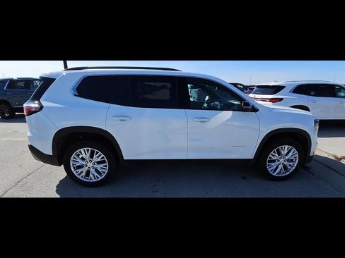 Used 2025 GMC Acadia Elevation w/ Elevation Premium Package image 7