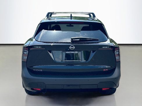 Used 2026 Nissan Kicks SR FWD image 6