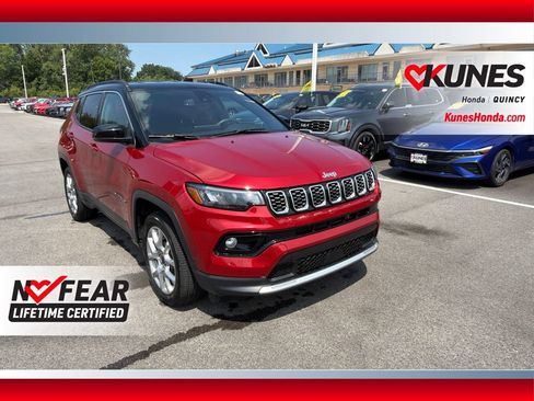 Used 2025 Jeep Compass Limited AWD/4WD image 1