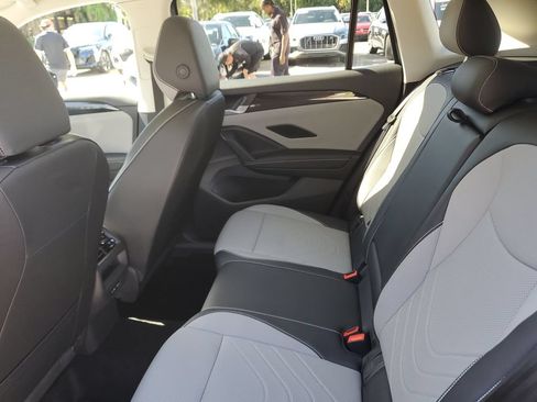 Certified 2026 Volkswagen Tiguan SE AWD/4WD image 16