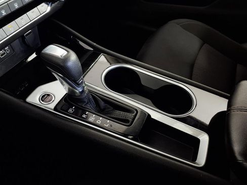 Used 2024 Nissan Altima 2.5 SV image 21