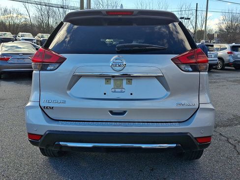 Used 2019 Nissan Rogue SV w/ Premium Package image 5