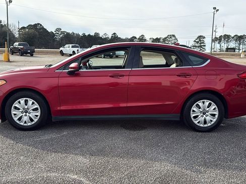 Used 2020 Ford Fusion S image 5