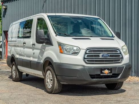 Used 2015 Ford Transit 250 130 Low Roof w/ Exterior Upgrade Package RWD image 8