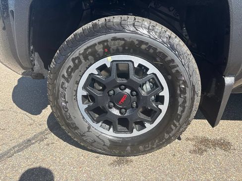 Used 2026 Toyota Tacoma TRD Off-Road w/ TRD Off Road Upgrade Package AWD/4WD image 11