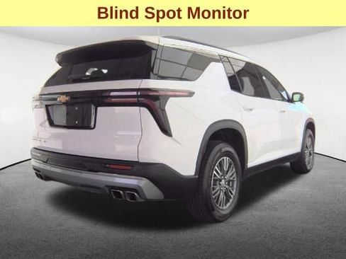 Used 2025 Chevrolet Traverse LT AWD/4WD image 5