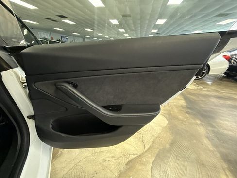 Used 2019 Tesla Model 3 Long Range RWD image 21