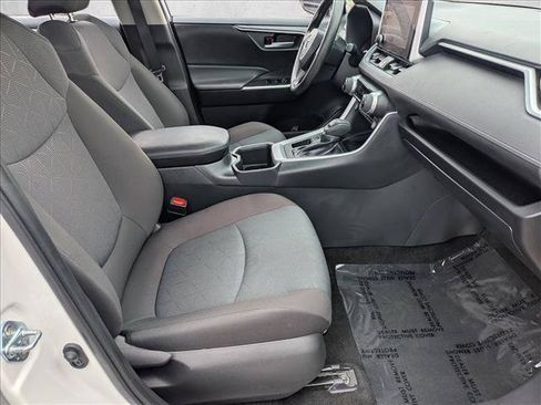 Used 2025 Toyota RAV4 XLE FWD image 26