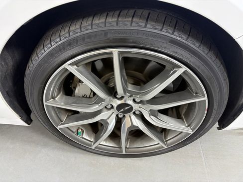 Used 2024 Genesis G70 2.5T image 11