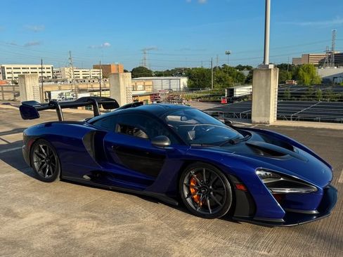 Used 2019 McLaren Senna RWD image 5