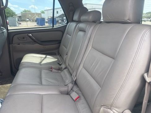 Used 2005 Toyota Sequoia SR5 RWD image 20