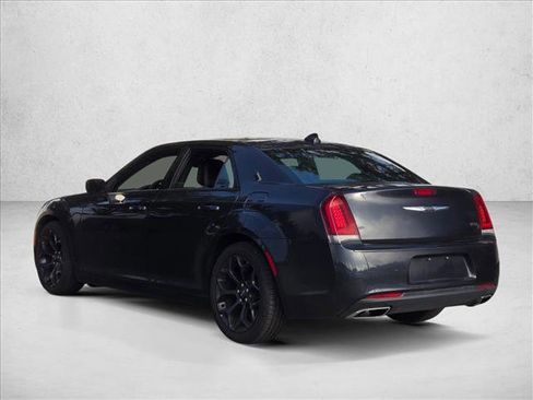 Used 2019 Chrysler 300 S image 7