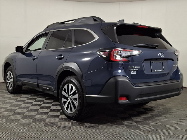 Used 2025 Subaru Outback Premium AWD/4WD image 7