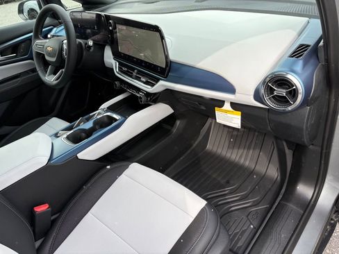 New 2026 Chevrolet Equinox EV LT image 27