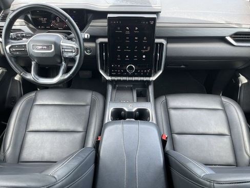 Used 2024 GMC Acadia Elevation AWD/4WD image 3