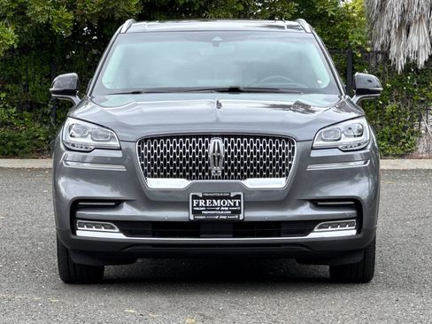 Used 2023 Lincoln Aviator Reserve w/ Equipment Group 201A RWD image 8