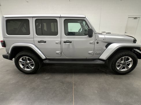 Used 2021 Jeep Wrangler Unlimited Sahara AWD/4WD image 9