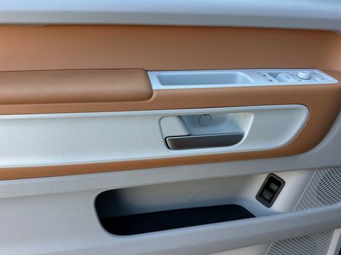 New 2025 Volkswagen ID. Buzz Pro S Plus image 9
