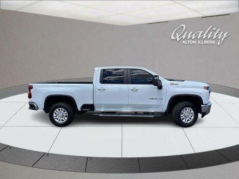 Used 2022 Chevrolet Silverado 2500 LT w/ Convenience Package AWD/4WD image 3