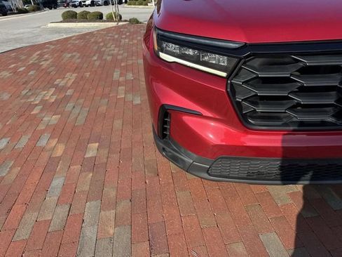 Used 2023 Honda Pilot Sport image 21