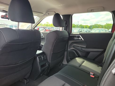 Used 2022 Mitsubishi Outlander ES AWD/4WD image 14